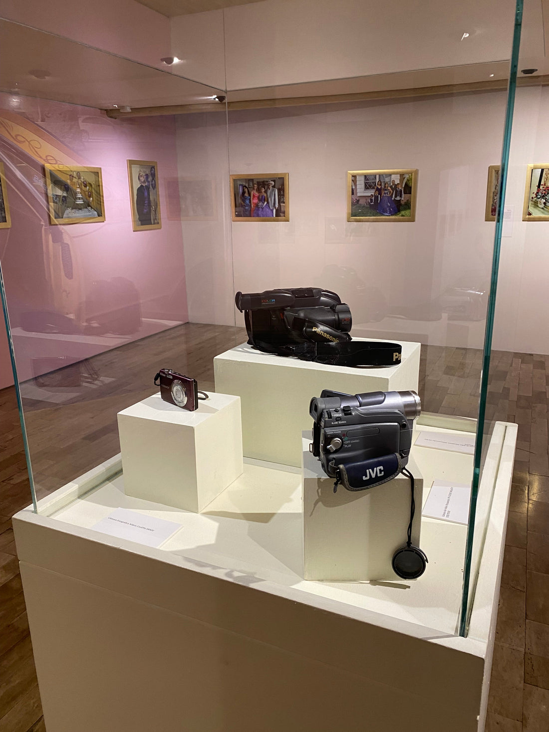 Exposición "ELLAS NO BAILAN SOLAS"